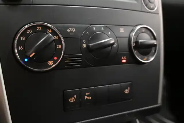 Ruskea Viistoperä, Mercedes-Benz A – LZT-456