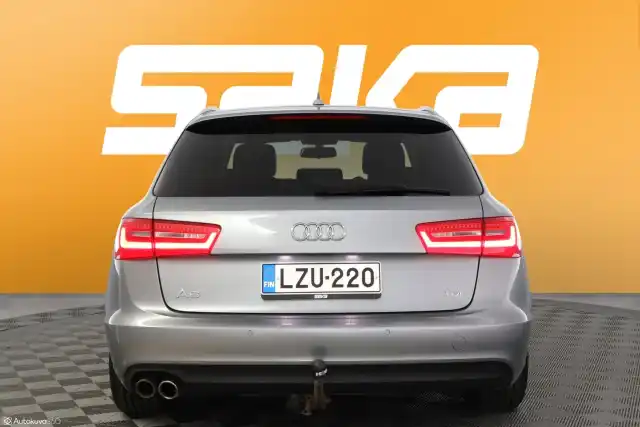 Harmaa Farmari, Audi A6 – LZU-220