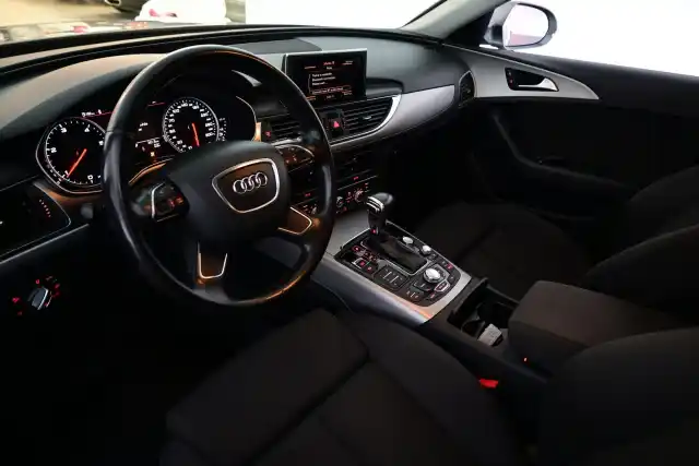 Harmaa Farmari, Audi A6 – LZU-220