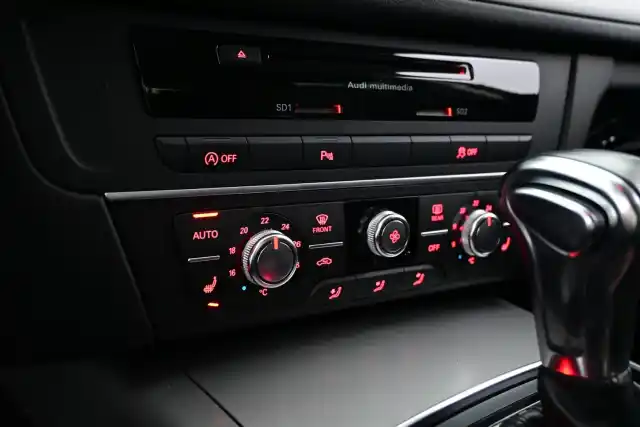 Harmaa Farmari, Audi A6 – LZU-220
