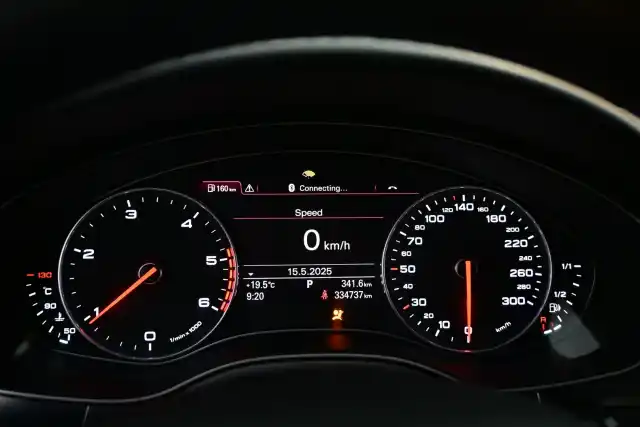 Harmaa Farmari, Audi A6 – LZU-220