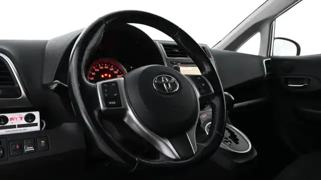 Hopea Tila-auto, Toyota Verso-S – LZX-537