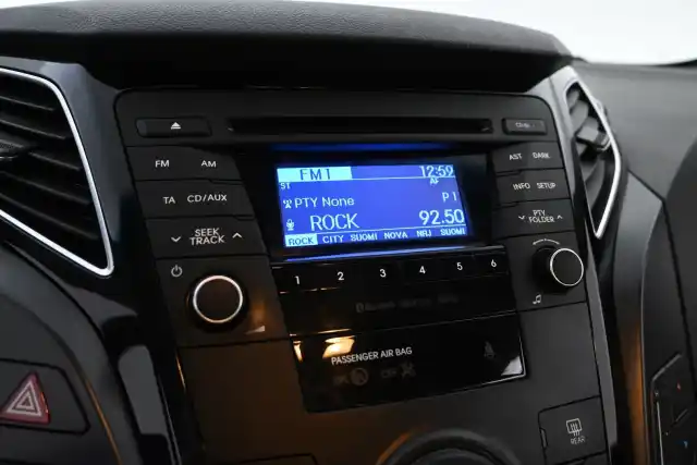 Valkoinen Sedan, Hyundai i40 – LZY-522