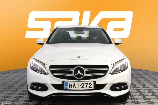 Valkoinen Sedan, Mercedes-Benz C – MAI-272