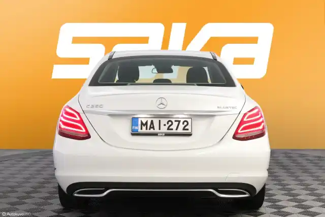 Valkoinen Sedan, Mercedes-Benz C – MAI-272
