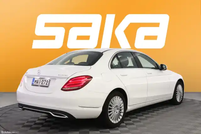 Valkoinen Sedan, Mercedes-Benz C – MAI-272