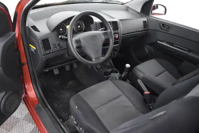 Punainen Viistoperä, Hyundai Getz – MAY-589