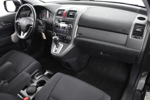 Musta Maastoauto, Honda CR-V – MAY-966