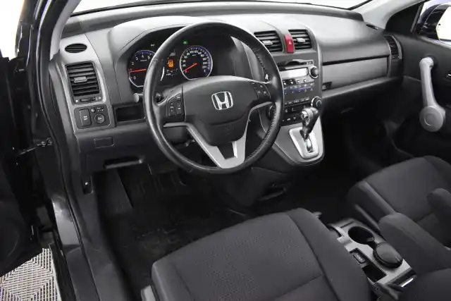 Musta Maastoauto, Honda CR-V – MAY-966