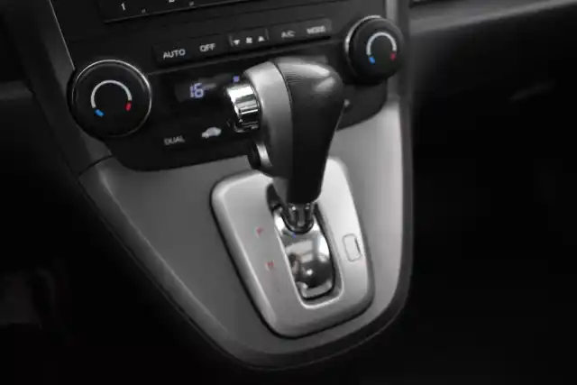 Musta Maastoauto, Honda CR-V – MAY-966