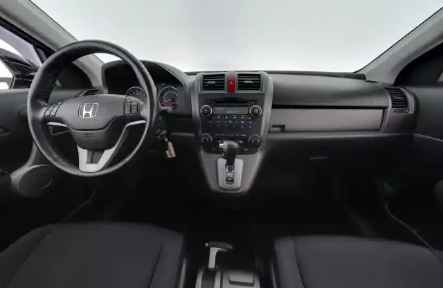 Musta Maastoauto, Honda CR-V – MAY-966