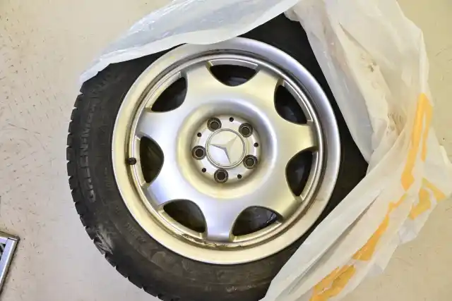 Musta Sedan, Mercedes-Benz E – MBG-853