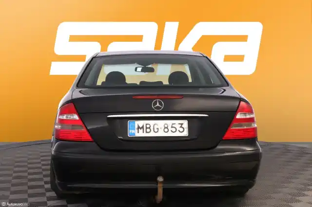 Musta Sedan, Mercedes-Benz E – MBG-853