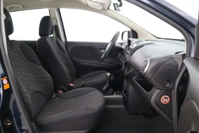 Sininen Tila-auto, Nissan Note – MBI-687