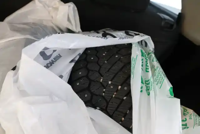 Sininen Tila-auto, Nissan Note – MBI-687