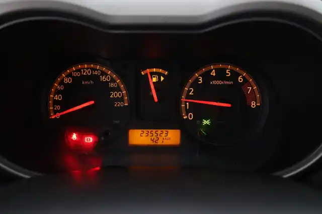 Sininen Tila-auto, Nissan Note – MBI-687