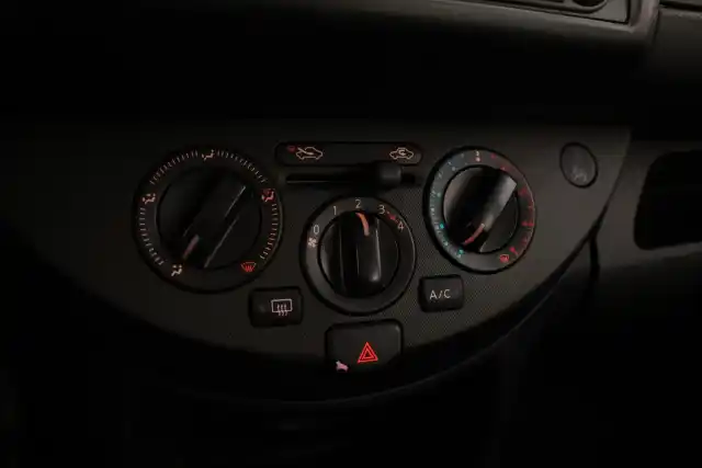 Sininen Tila-auto, Nissan Note – MBI-687
