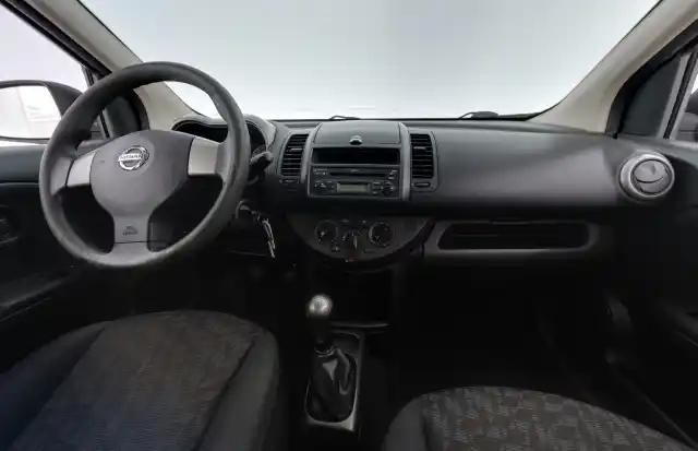 Sininen Tila-auto, Nissan Note – MBI-687