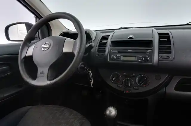 Sininen Tila-auto, Nissan Note – MBI-687