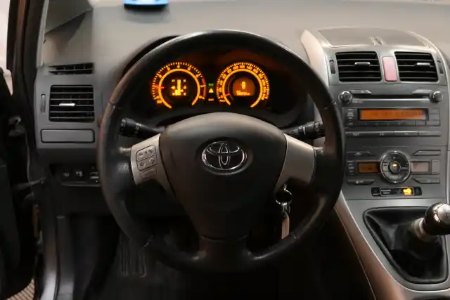 Harmaa Viistoperä, Toyota Auris – MCY-903