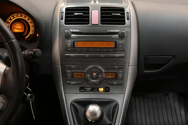 Harmaa Viistoperä, Toyota Auris – MCY-903
