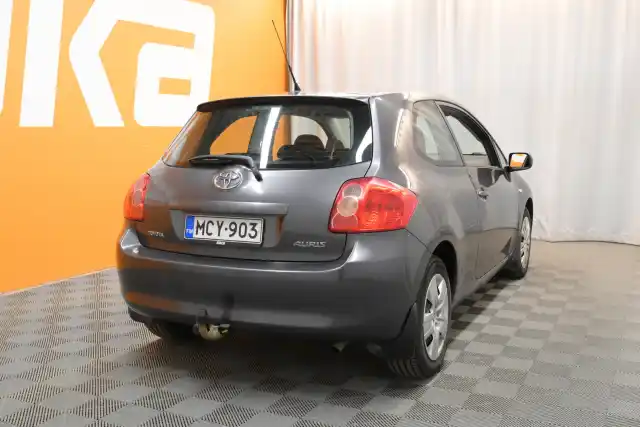 Harmaa Viistoperä, Toyota Auris – MCY-903