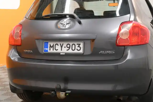 Harmaa Viistoperä, Toyota Auris – MCY-903