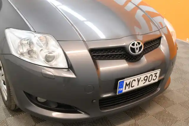 Harmaa Viistoperä, Toyota Auris – MCY-903