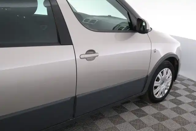 Beige Tila-auto, Skoda Roomster – MEY-404