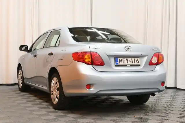 Sininen Sedan, Toyota Corolla – MEY-416