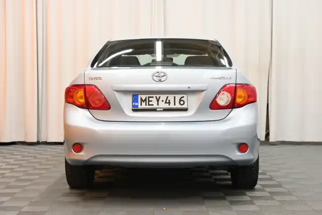 Sininen Sedan, Toyota Corolla – MEY-416