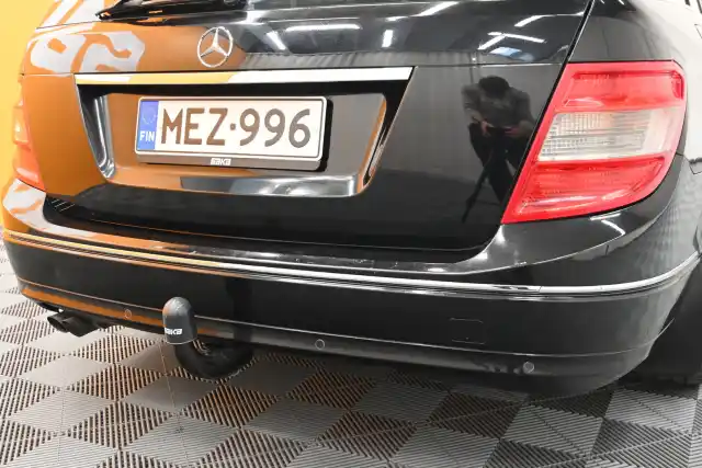 Musta Farmari, Mercedes-Benz C – MEZ-996