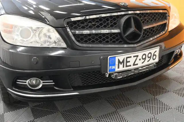 Musta Farmari, Mercedes-Benz C – MEZ-996