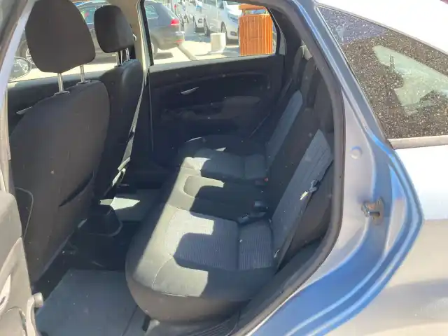 Sininen Sedan, Fiat Linea – MHY-265