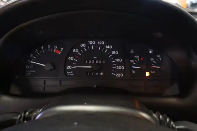 Punainen Henkilöauto, Opel Astra – MIH-840