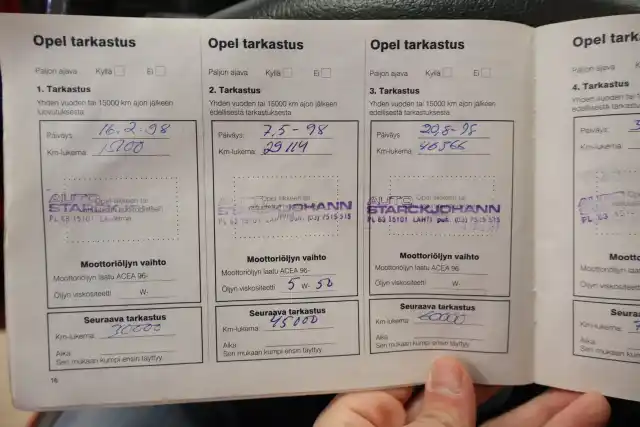 Punainen Henkilöauto, Opel Astra – MIH-840