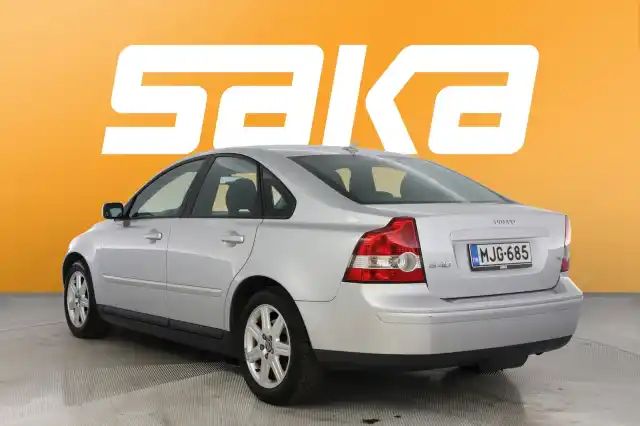 Harmaa Sedan, Volvo S40 – MJG-685