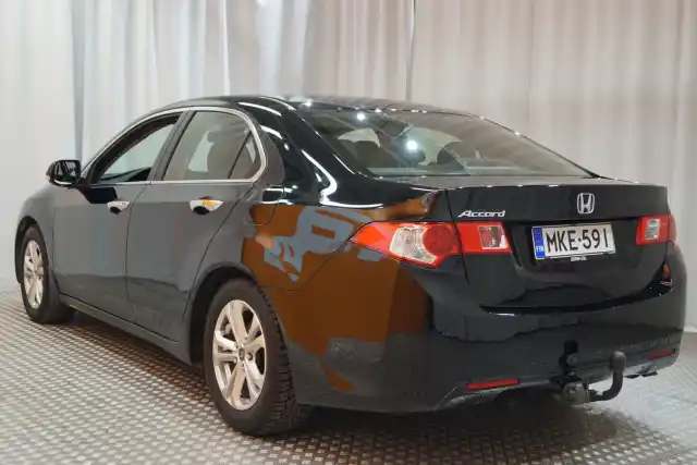 Musta Sedan, Honda Accord – MKE-591