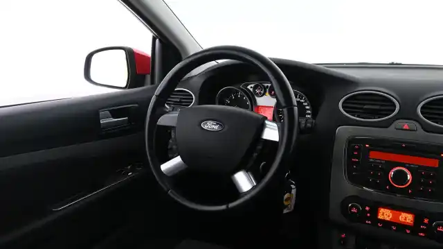 Punainen Viistoperä, Ford Focus – MKE-651