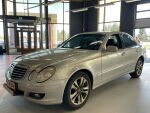 Harmaa Sedan, Mercedes-Benz E – MKH-834, kuva 3
