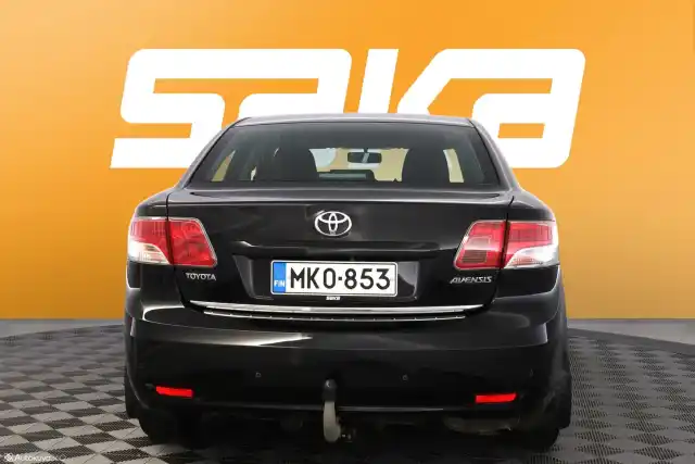 Musta Sedan, Toyota Avensis – MKO-853