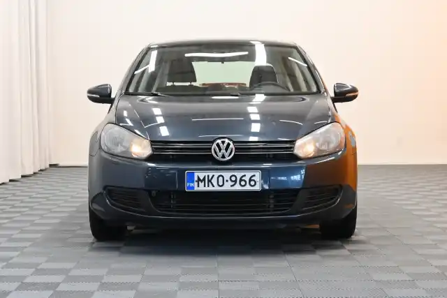 Sininen Viistoperä, Volkswagen Golf – MKO-966