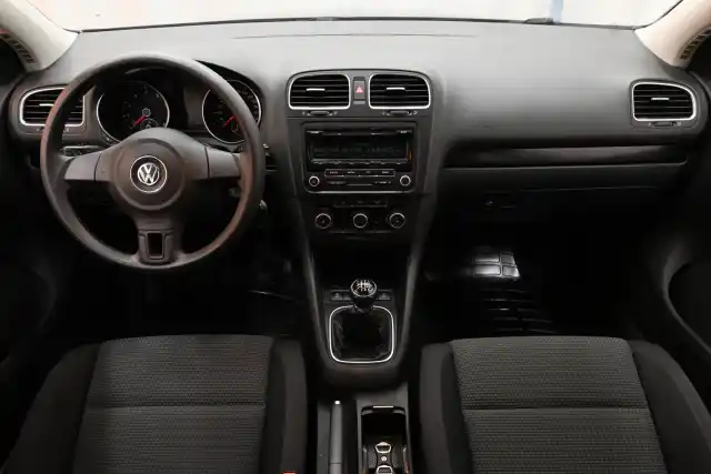 Sininen Viistoperä, Volkswagen Golf – MKO-966