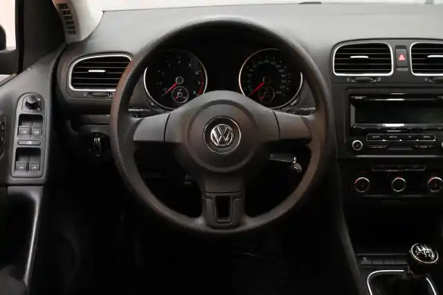 Sininen Viistoperä, Volkswagen Golf – MKO-966