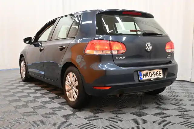 Sininen Viistoperä, Volkswagen Golf – MKO-966