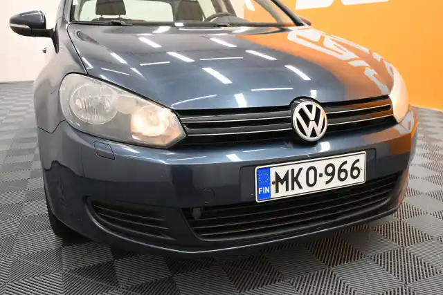 Sininen Viistoperä, Volkswagen Golf – MKO-966