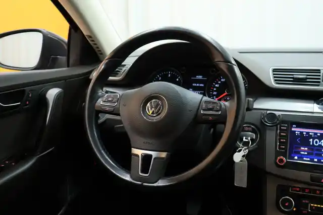 Harmaa Farmari, Volkswagen Passat – MKR-232