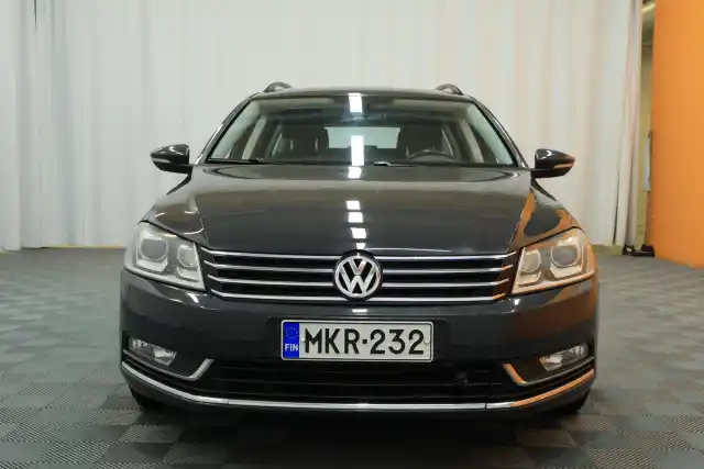 Harmaa Farmari, Volkswagen Passat – MKR-232