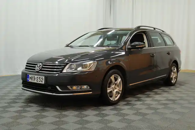 Harmaa Farmari, Volkswagen Passat – MKR-232