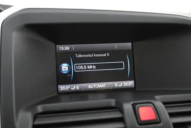 Valkoinen Maastoauto, Volvo XC60 – MKR-681